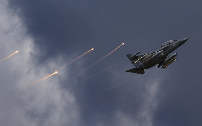 Irkut Corporation demonstrates Yak-130 jet fitted with laser rangefinder at MAKS-2015 airshow for the first time ever