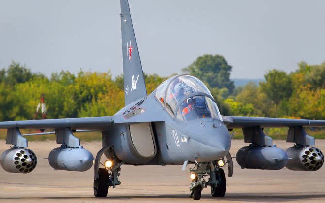 Russia signed a contract with Belarus for delivery of Yak-130 jets at MAKS-2015 airshow