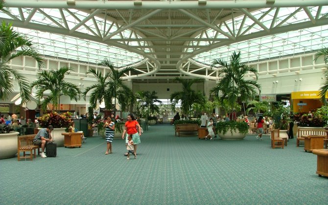 Transgender Woman Says TSA Detained, Humiliated Her over Body "Anomaly"