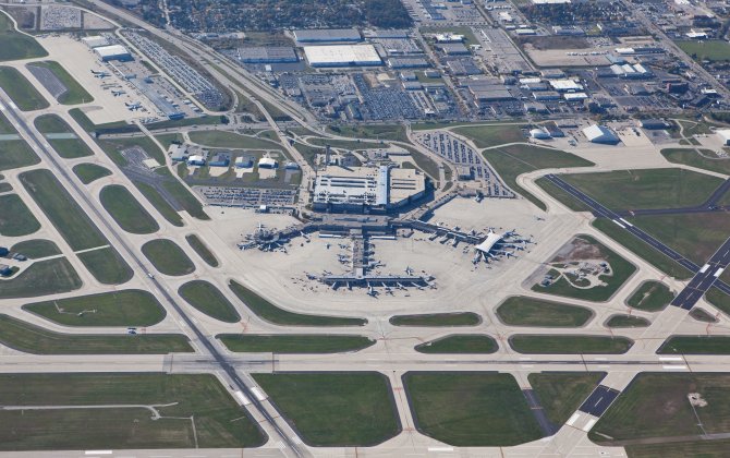 United Flight En Route from Denver Lands Safely at Mitchell Airport After Apparent Mechanical Issue