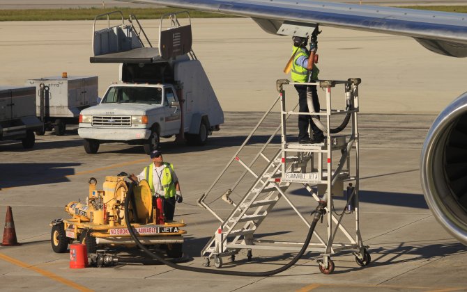 China Aviation Oil shuns diversification; jet fuel focus returns