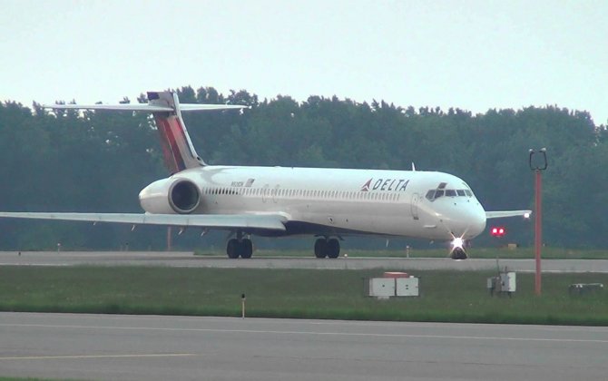 Incident: Delta MD90 Near Baltimore on Sep. 30, 2015, Engine Shut down in Flight