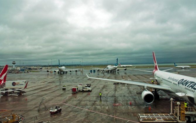 Crash Delays Auckland Airport Traffic