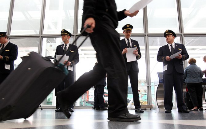 United Airlines Promises to Order 100 New Planes if Pilots&rsquo; Union Caves
