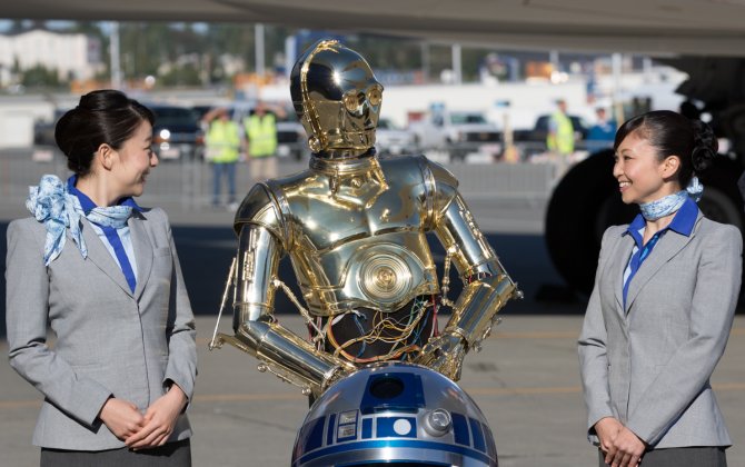ANA Star Wars-Themed Dreamliner Takes First Passenger Flight