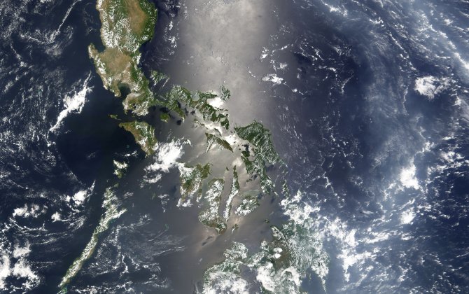 Haze Spreads to Java and Halts Flights from Bandung