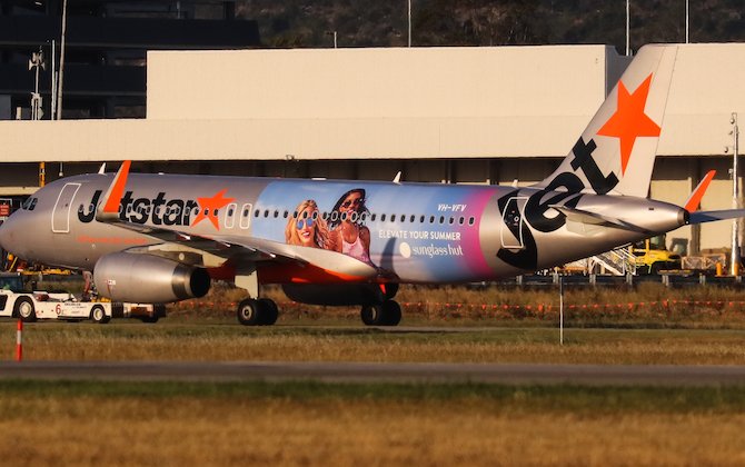 Special livery Jetstar A320 sets sights on summer