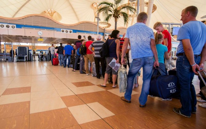 Russia suspends all Russian airline flights to Egypt