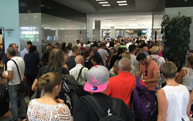 Russian tourists in Egypt to travel home separately from their luggage