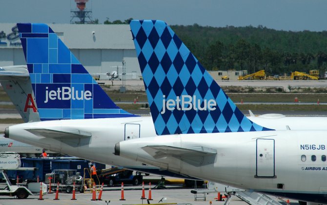Off-Duty Pilot's Free Flight to New York Sparks Confusion, Search at LAX