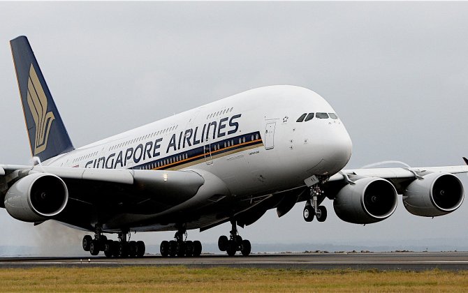 Singapore Airlines Flight from U.S. Lands Safely Amid Bomb Threat