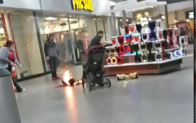 Top US airlines ban hoverboards over fire concerns