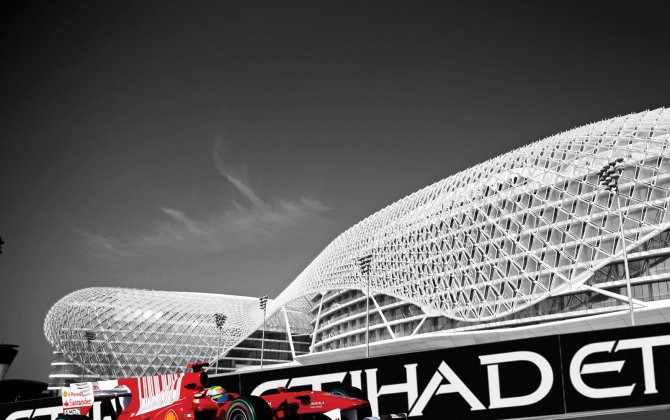 Attention - FLYBY - 2015 Formula 1 Etihad Airways Abu Dhabi Grand Prix