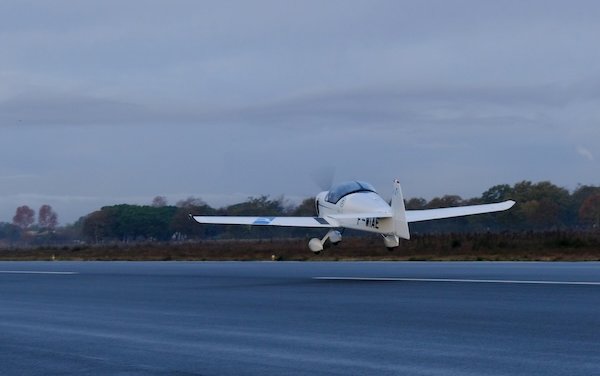 A world premiere for a 100% electric trainer aircraft with an aerobatic capability - INTEGRAL E