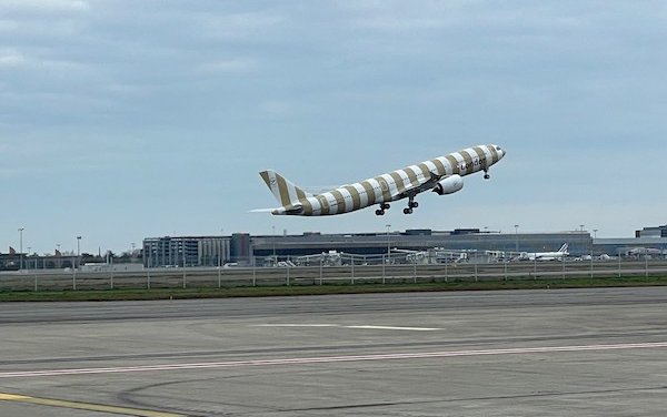 AerCap delivers two of six new Airbus A330neo aircraft to Condor