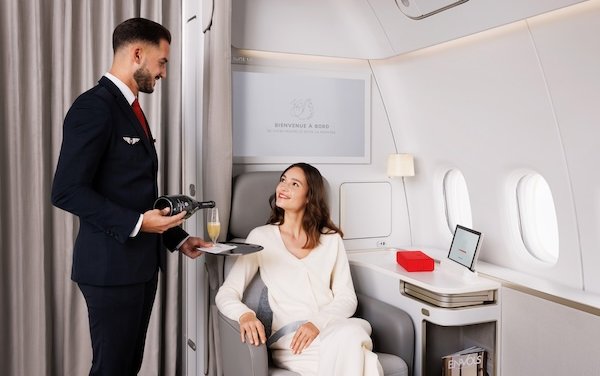 Air France's new La Premi&egrave;re suites take to the skies for the first time to Singapore
