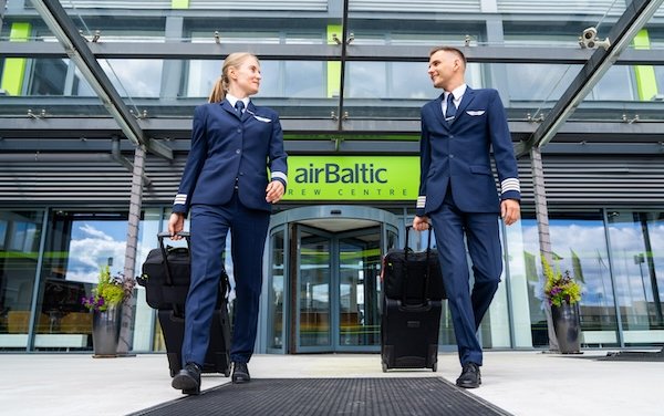 airBaltic opens vacancy for captains and establishes new crew bases