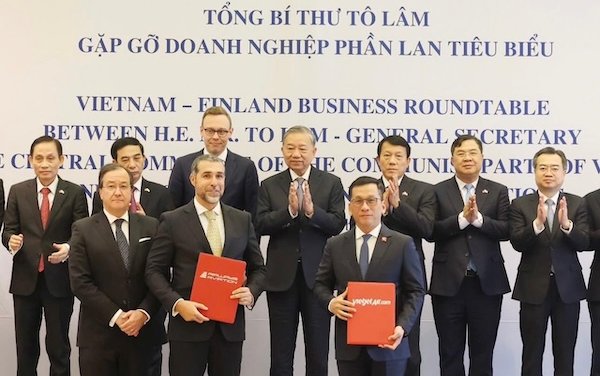 Airways Aviation and Vietjet form strategic partnership to develop new pilot training programmes