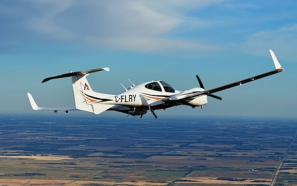 Alberta College of Aeronautics signs again with ALSIM for an AL42 Simulator
