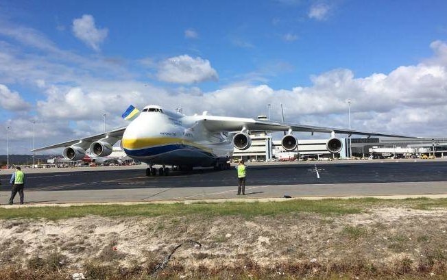 Antonov An-225 Mriya touches down in WA amid traffic chaos near Perth Airport  