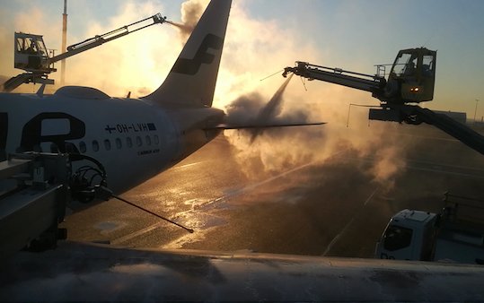 Aviator extends partnership with Finnair to 2028 for de-icing and winter services at Helsinki Airport 
