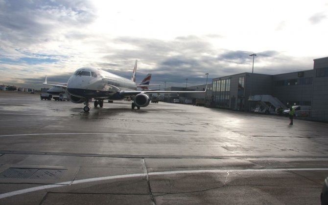 BA threatens to pull jets at London City