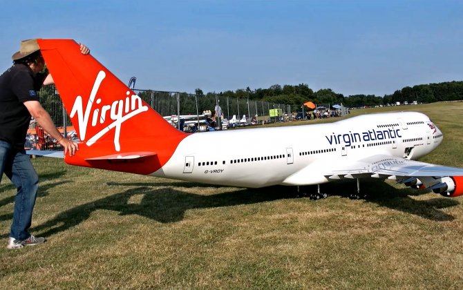 Biggest RC Airplane in The Word Boeing 747-400 Virgin Atlantic Airliner
