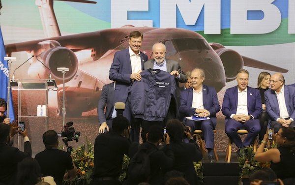 BNDES finances the export of 32 Embraer E175 jets to American Airlines