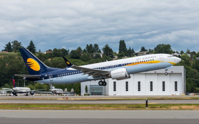 Boeing Delivers First 737 MAX to Jet Airways