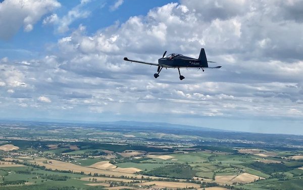 Ch&acirc;teauroux-Villers flying club becomes a new customer for AURA AERO