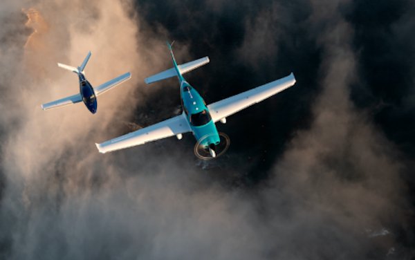 Cleaning Your Cirrus Aircraft