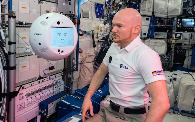 Crew assistant CIMON* successfully completes first tasks in space