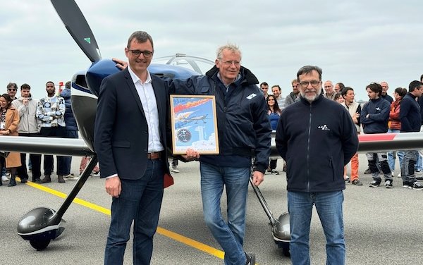 Dijon Voltige became launch customer for AURA AERO INTEGRAL R two-seater training aircraft 