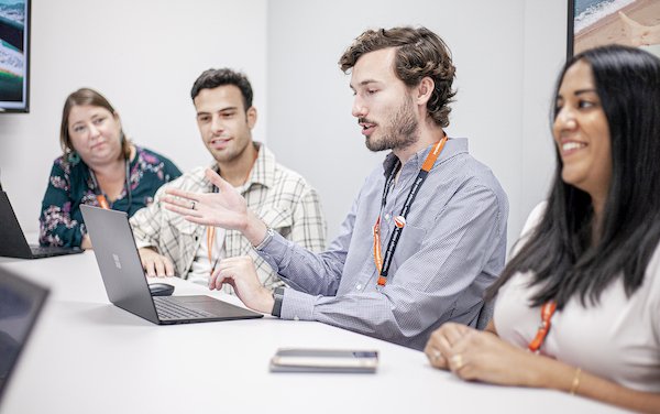 easyJet reopens its &lsquo;Runway&rsquo; initiative to fast track university graduates into critical aviation roles