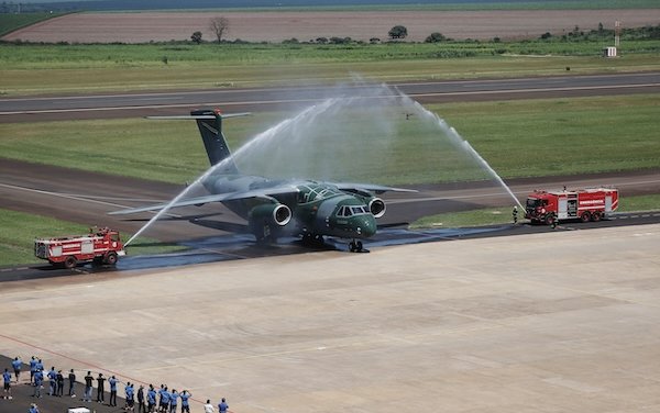 Embraer celebrates 10 years of the first flight of the KC-390 Millennium