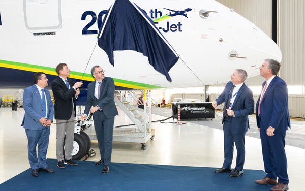 Embraer celebrates the delivery of the 2,000th E-Jet, a milestone that places the program among world&rsquo;s Top 3