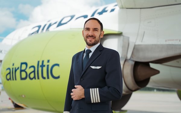 First graduate of airBaltic Pilot Academy becomes Captain