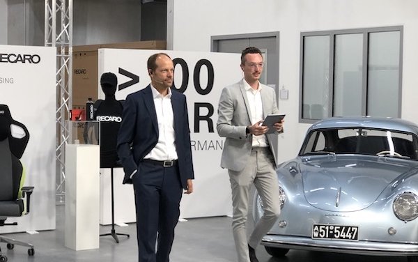 First-of-its-kind hybrid seat show - RECARO Aircraft Seating