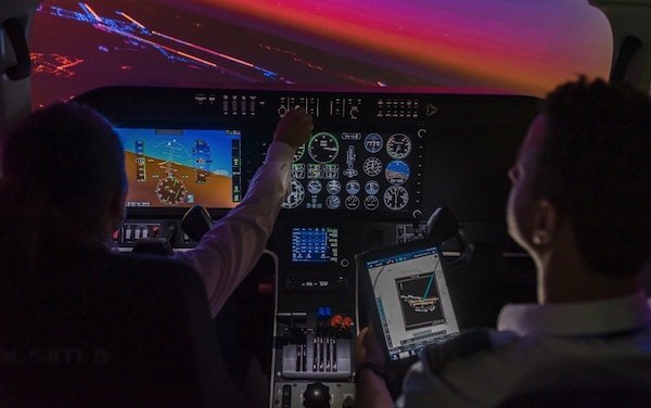 Flyschool Air Academy renews its confidence in ALSIM with a second AL250