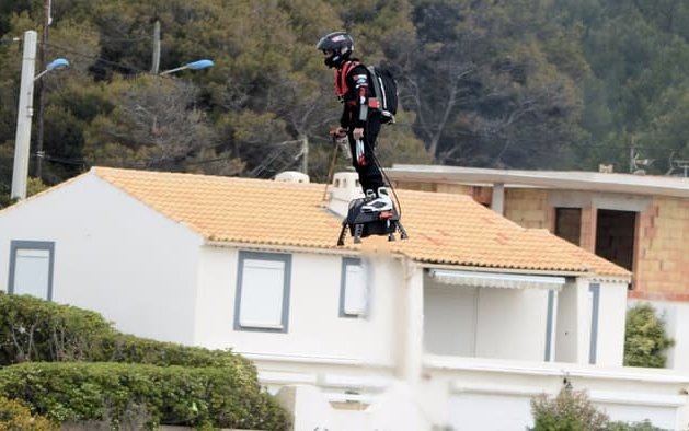 Franky Zapata zooms past farthest hoverboard flight record