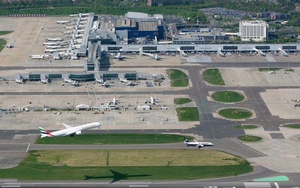 Gatwick planes near miss due to air traffic controller error