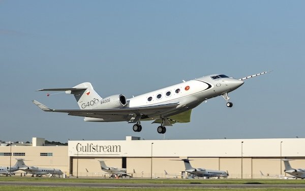 Gulfstream G400 completes first flight  