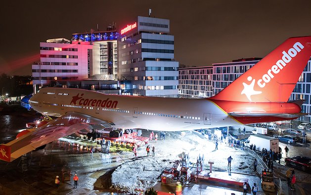 Happy "Landing" of Corendon Boeing 747 in hotel garden
