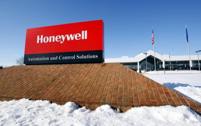 Honeywell cuts 2016 sales forecast on weak aerospace demand