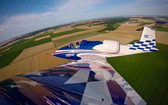 Hybrid-Electric Airbus E-Fan 1.2 to Debut at Oshkosh