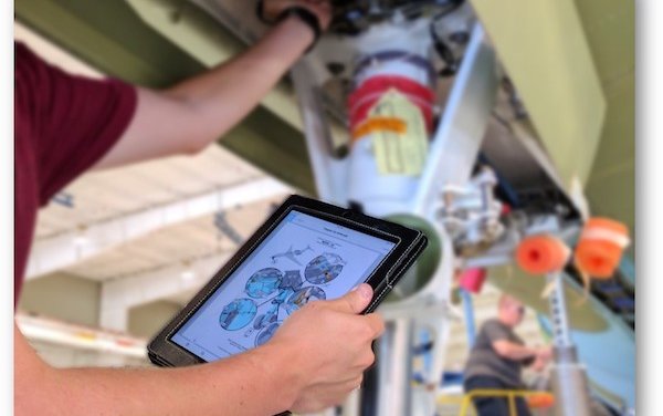 Industry with interactive 3D technical manuals