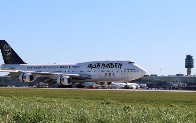 Iron Maiden arrives in Vancouver on private Boeing 747