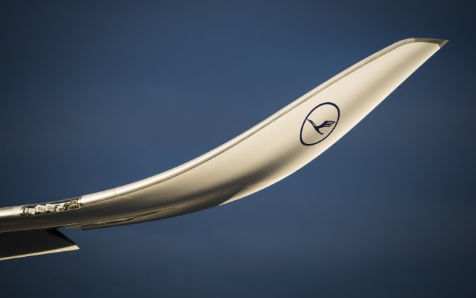 Lufthansa takes delivery of its first A350 aircraft