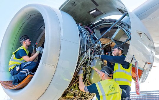 Lufthansa Technik welcomes over 300 new apprentices and dual students at German locations