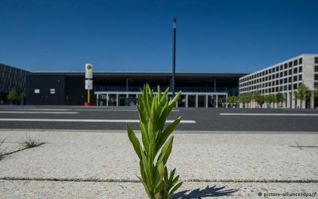  Lufthansa wants to delay troubled Berlin airport inauguration